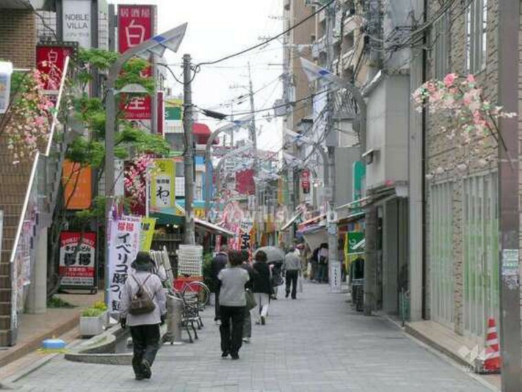 スーパー みのお本通商店街の外観