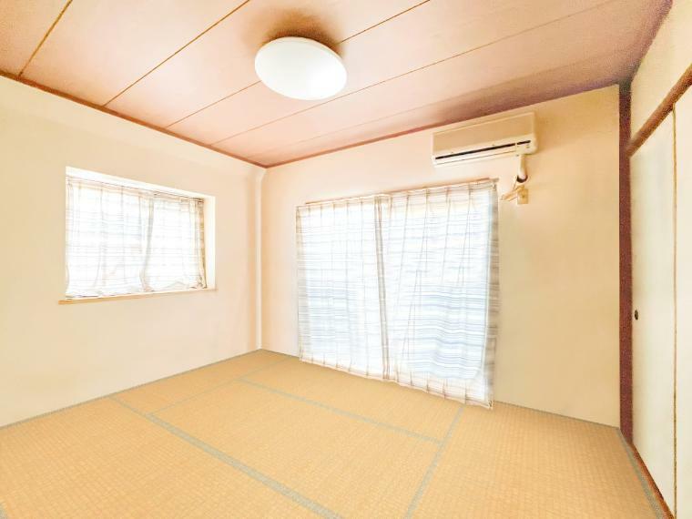 和室 【和室】　　 畳は日本人のソウルインテリアです。畳の感触、畳の匂い、畳の色合い。すべてが日本人のソウルにあてはまります。畳で過ごして、和の感性を大切にしていけます。