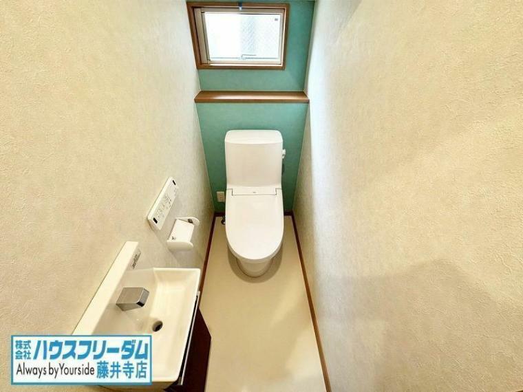 トイレ トイレ 温水洗浄便座付きのトイレです。