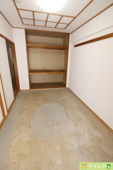 和室 6帖畳のお部屋です。畳は部屋の湿度を自然に調整して快適な空間にしてくれますよ（2023年3月撮影）