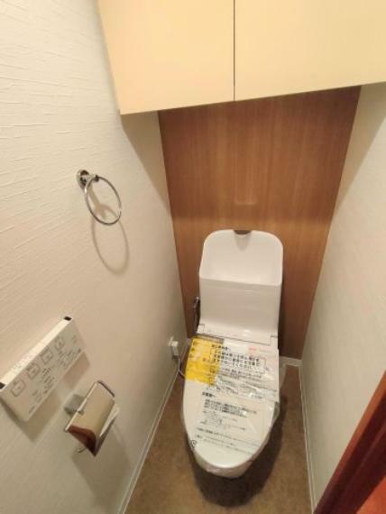 ・トイレ シンプルな形でお掃除のしやすいトイレになっております。