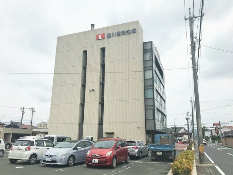 銀行・ATM 豊川信用金庫 本店