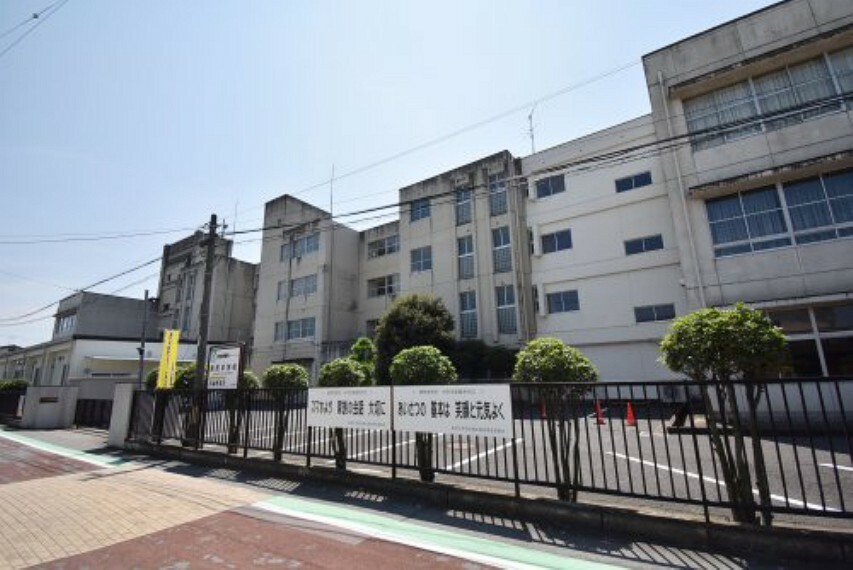 中学校 【中学校】高崎市立新町中学校まで746m