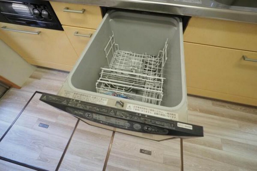 ■食器洗浄乾燥機/面倒な洗い物もボタンひとつで簡単洗浄。