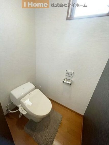 トイレ 便器・温水洗浄便座新調済です。