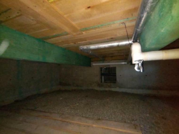 トイレ 【床下】中古住宅の3大リスクである、雨漏り、主要構造部分の欠陥や腐食、給排水管の漏水や故障を2年間保証します。