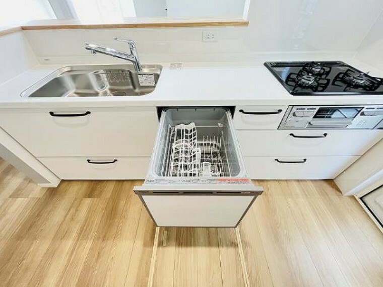 キッチン 食洗器付きのシステムキッチンです　家事の時短は嬉しいく便利ですね