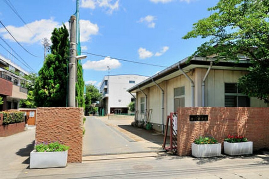 中学校 岸川中学校　1300m