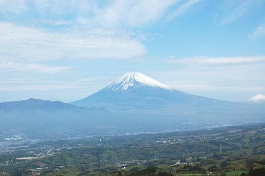 富士山・駿河湾・南アルプスまで見渡す景色は圧巻です