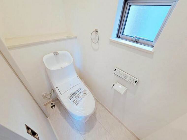 トイレ 2階のトイレも快適な温水洗浄便座付
