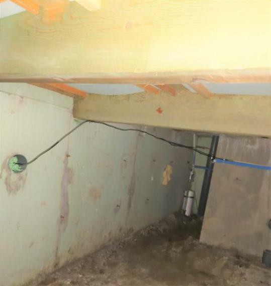【床下】中古住宅の3大リスクである、雨漏り、主要構造部分の欠陥や腐食、給排水管の漏水や故障を2年間保証します。