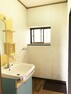 洗面化粧台 1階洗面スペース。ゆとりの洗面スペースで朝の身支度もスムーズに！