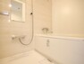 浴室 1日の疲れを癒すバスルームは、心地よいリラックスを叶える清潔感溢れる美しい空間。