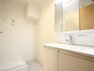 脱衣場 洗面所は小さなプライベートスペース。歯磨き、洗顔と毎日施す個人空間。