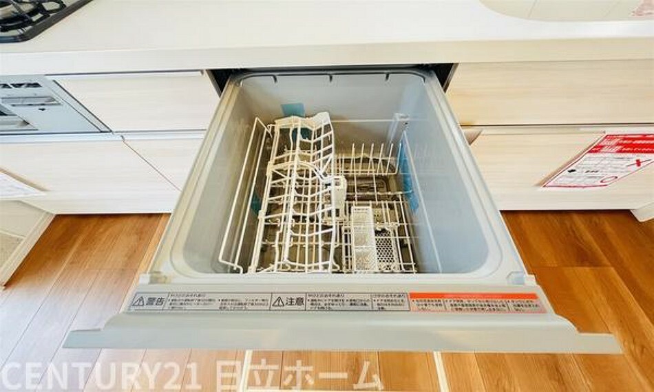 キッチン 《システムキッチン》　■ビルトインタイプの食洗機。食器を一度にまとめて洗えてとても便利です。