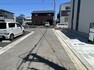 現況写真 【所沢市上新井2丁目C号棟　前面道路】前面道路は幅員4.2mです。