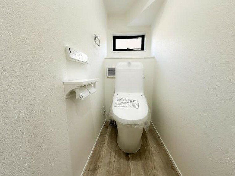 トイレ 毎日使うトイレには快適な温水洗浄便座付！