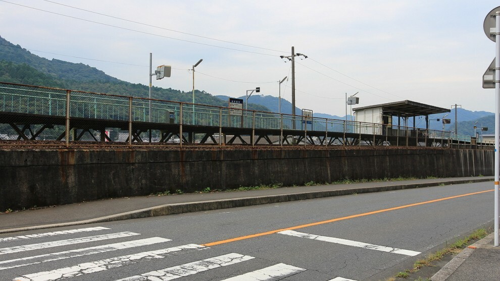 川西駅（約800m）
