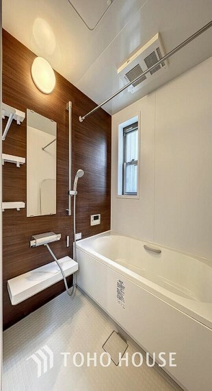 浴室 「一日の疲れを癒す」癒しの空間バスルームです。天気に左右されずに洗濯物を乾かせる、浴室乾燥機・オートバス機能付きです。