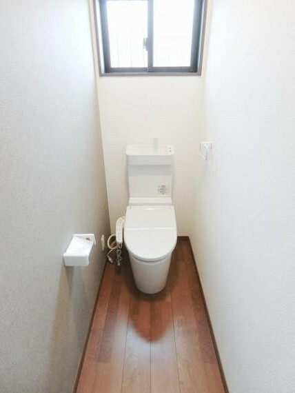 トイレ 1・2階のどちらのトイレにもウォシュレット付きで快適です。