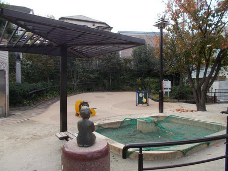 公園 たんぽぽ公園:お子様と一緒に遊べる公園が徒歩3分！（240m）