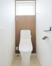 トイレ 2階トイレ　温水洗浄機能付き便座