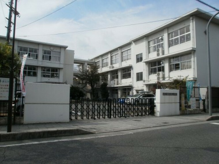 小学校 【小学校】近江八幡市立安土小学校まで362m