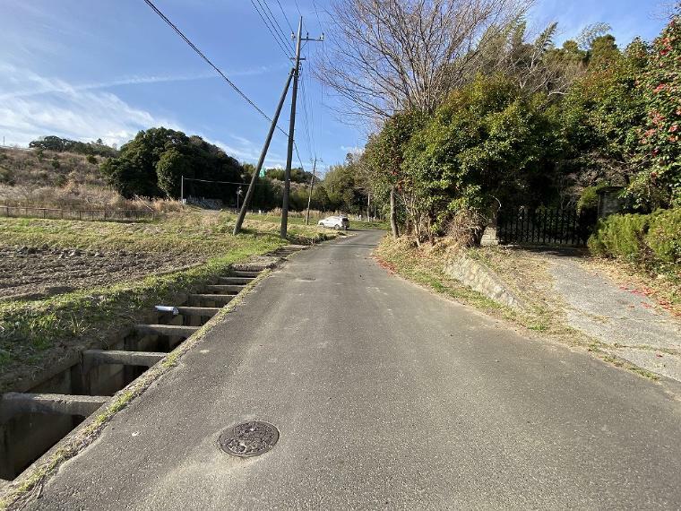 外観写真 西側接道道路