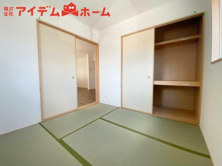 和室 リビングから目が届く和室は、お子様の遊び場・ 家事スペースとして使うのもオススメです！