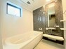 浴室 【浴室】快適な使い心地とゆとりある空間が1日の疲れを解きほぐすバスルーム。空間も浴槽もゆったりのびのび使えます。