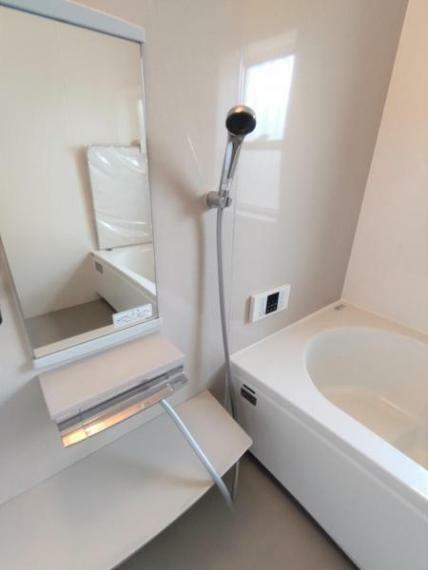 浴室 【リフォーム後】浴室。ユニットバスです。1坪タイプになっているので足を伸ばしてゆっくりとお湯につかることができますよ。