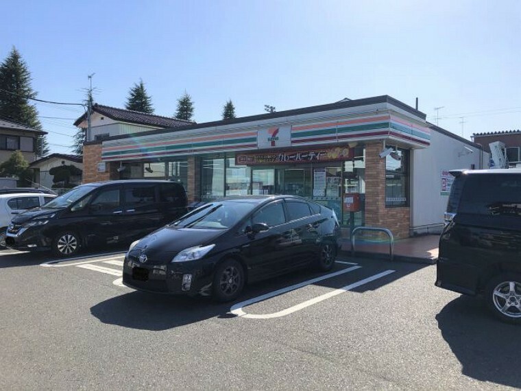 コンビニ 現地から290m（最長）　セブンイレブン桑野4丁目店　24時間営業のコンビニも身近にあります。