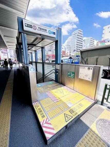門前仲町駅（東京メトロ 東西線） 徒歩3分。