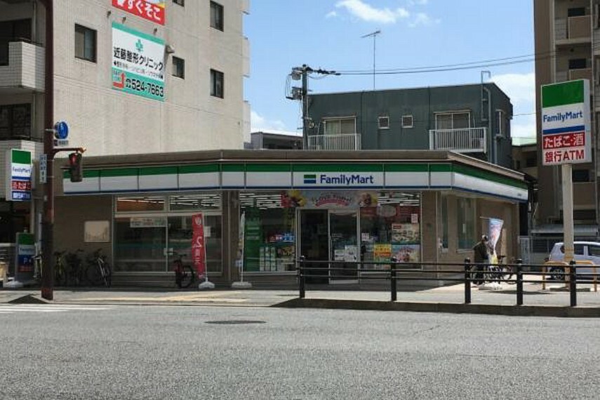 ファミリーマート 福岡平尾駅前店　約350m　徒歩5分