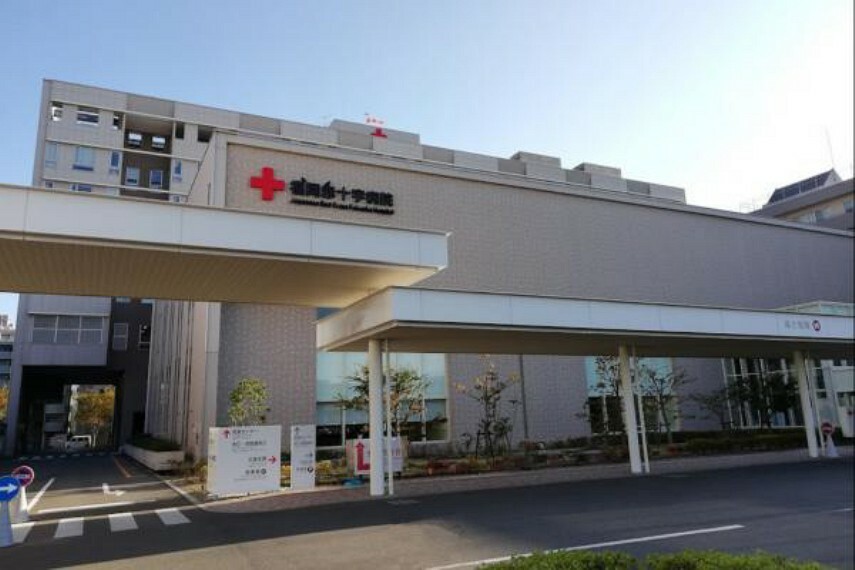 福岡赤十字病院　約950m　徒歩12分