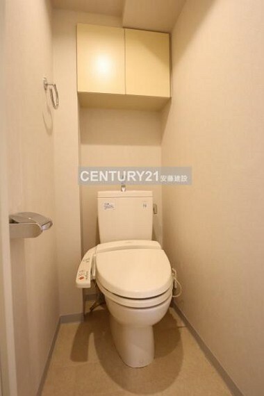 トイレ 【　トイレ　/　toilet　】 ウォッシュレット付きトイレ 明るく清潔的です