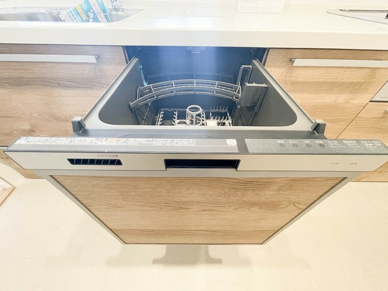【ビルトイン食器洗浄乾燥機】食器洗いのわずらわしさから開放してくれる嬉しい設備。