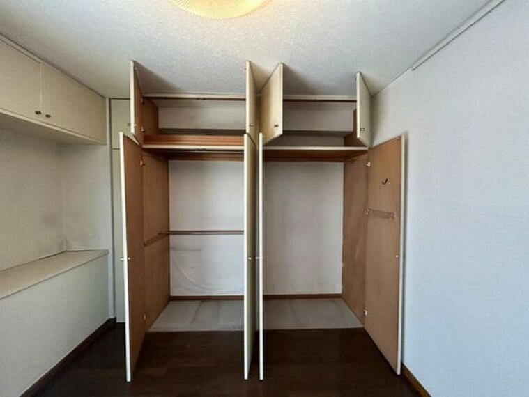 収納 全居室に収納スペースが付いていて、お部屋を最大限に広く使っていただけます。荷物の多い方も安心です。
