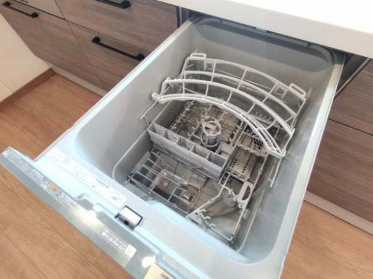 【リフォーム済/即入居可】キッチンは食器洗浄乾燥機付きです。