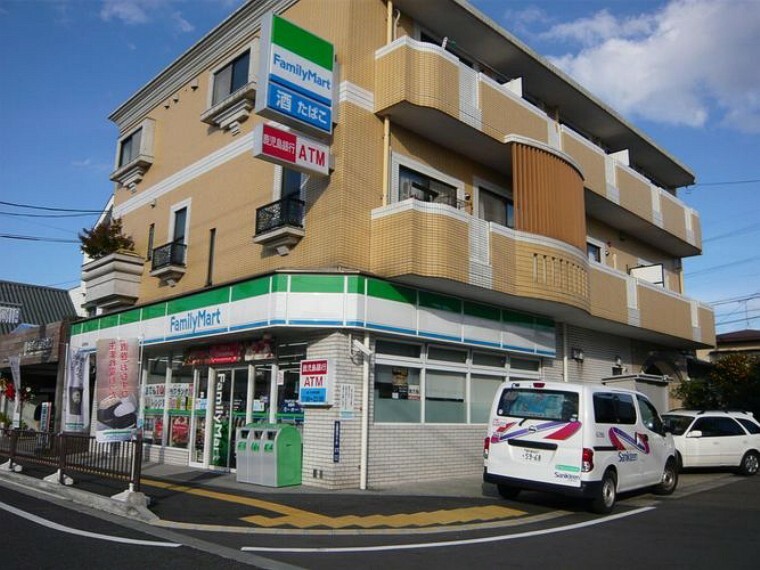 コンビニ 【ファミリーマート玉里団地店】飲食品、日用品を取扱うコンビニエンスストアー