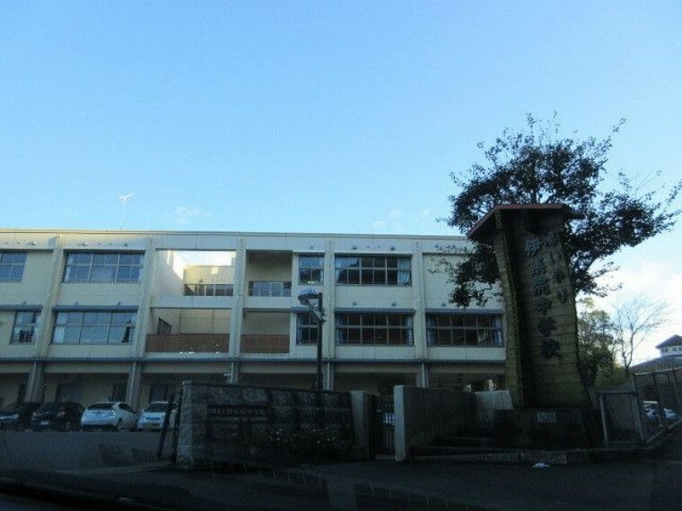 中学校 ［伊集院中学校］学校教育目標気づき,考え,実行し,未来を拓く,心豊かでたくましい生徒の育成校　訓「美しき魂」（うるわしきたましい）