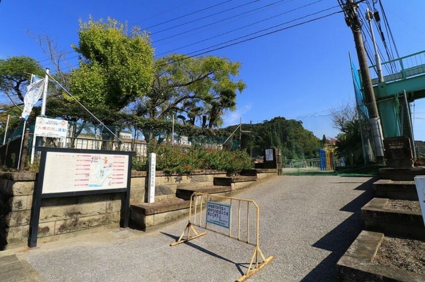 小学校 ［帖佐小学校］学校教育目標夢や希望を抱いて挑戦し、自己実現を図る帖佐っ子校訓やさしく、かしこく、たくましく