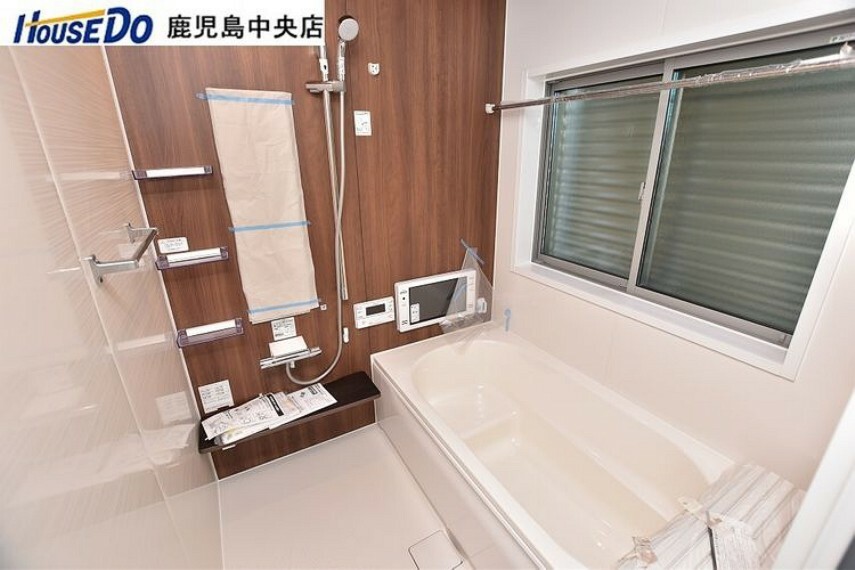 浴室 【浴室】浴室暖房乾燥機付きの浴室です テレビ付きで入浴時間を楽しむことができます