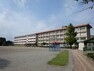 小学校 【鹿児島市立吉野小学校】は、吉野町に位置する1871年創立の小学校です。令和3年度の生徒数は1161人で、43クラスあります。