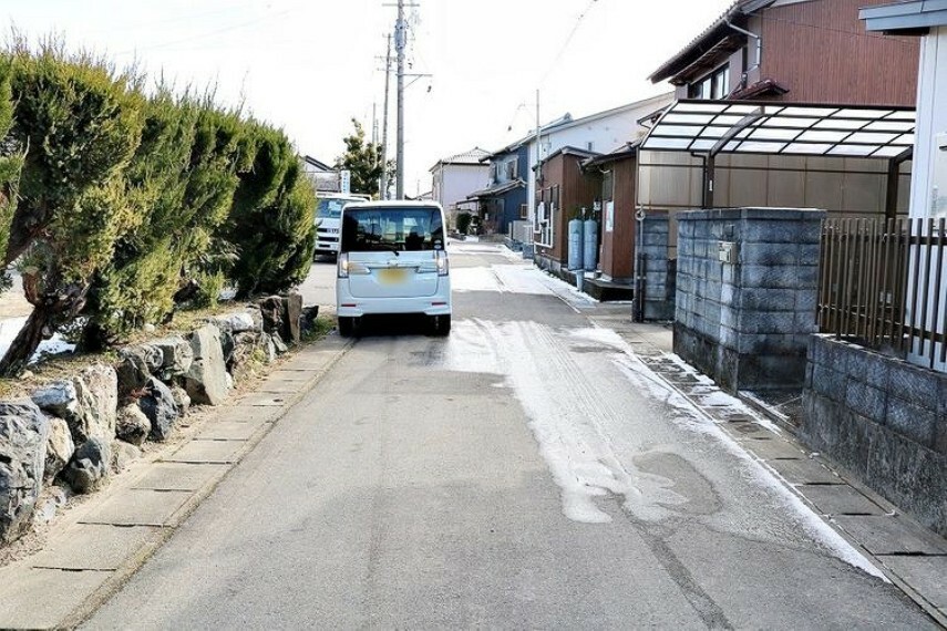 現況写真 前面道路含む現地写真