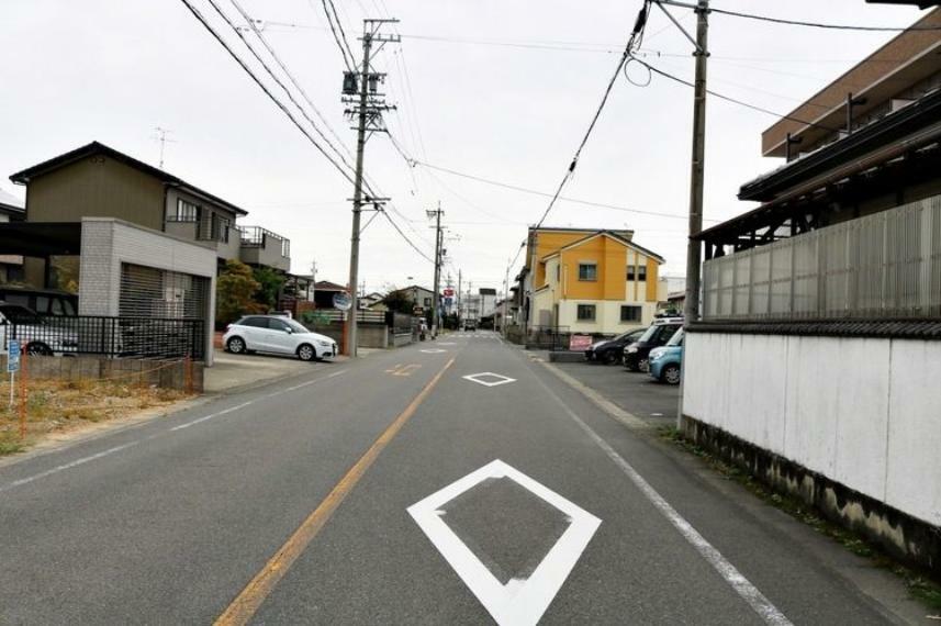 現況写真 前面道路含む現地写真