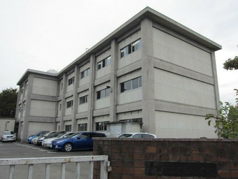 千秋中学校（約2,410m）