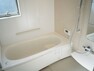 浴室 浴室　足の伸ばせる浴槽 浴室暖房乾燥機付きなので、雨の日のお洗濯に便利ですよ