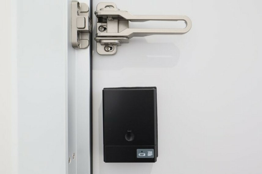 防犯設備 スマートキー　ワンタッチで簡単施錠 お荷物が多くてもラクラク開錠できますね