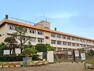 小学校 吉野東小学校【鹿児島市立吉野東小学校】は、吉野町に位置する1981年創立の小学校です。令和3年度の生徒数は1161人で、48クラスあります。校訓は「かしこく　なかよく　たくましく」です。